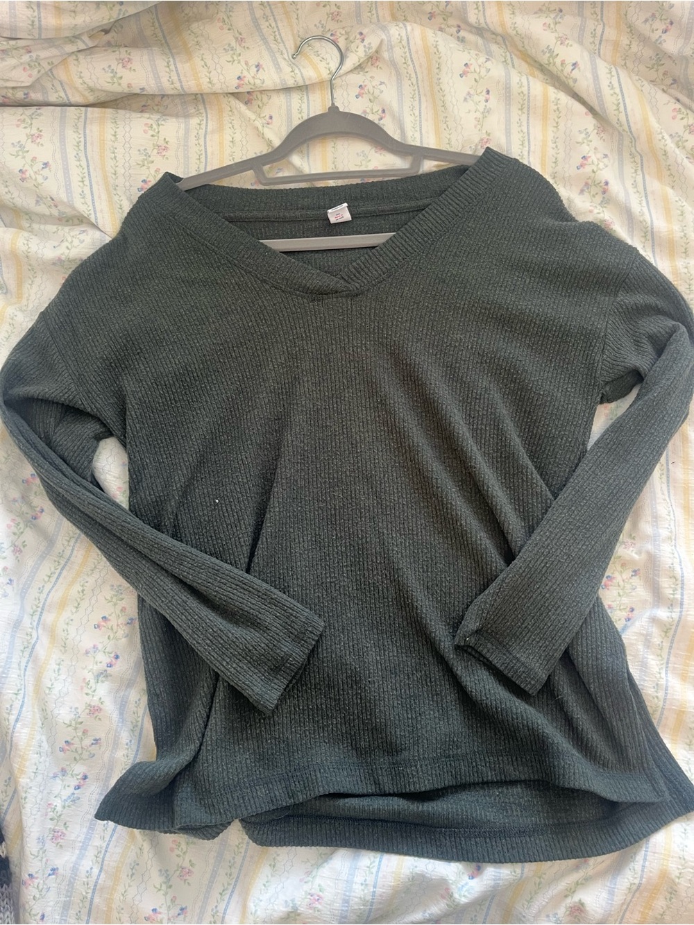Old Navy Women's V-Neck Long Sleeve Sweater - Dark Green